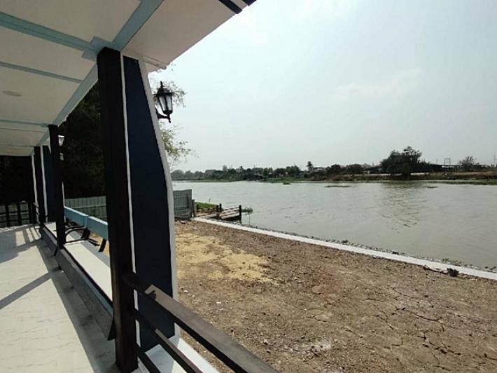 ขายบ้านสำเร็จรูป 2 หลัง พร้อมที่ดิน ติดริมแม่น้ำท่าจีน แปลงหายาก อำเภอบางเลน จ. นครปฐม